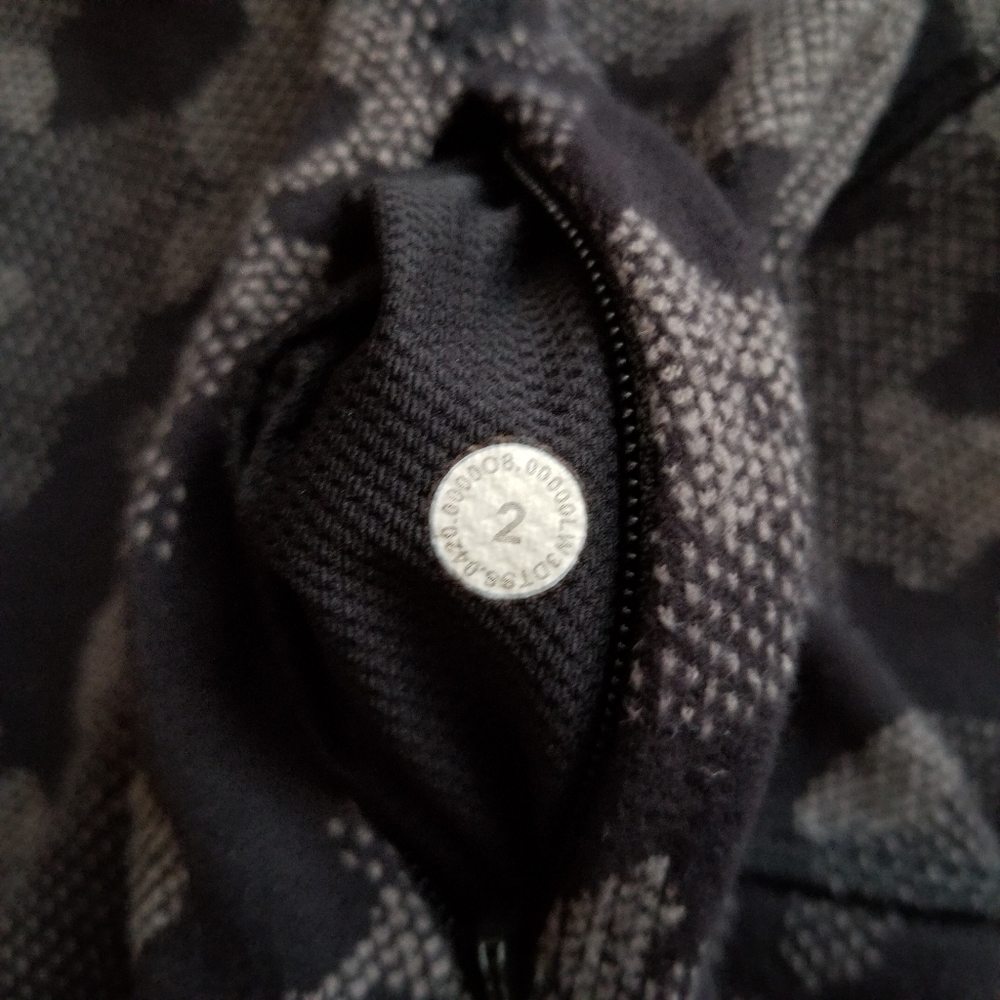 Lululemon Runderful Long Sleeve - Picture 10 of 10